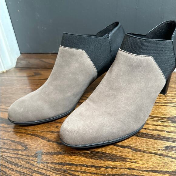 Abeo VICTORY Chelsea Elastic Slip On Heel Boots Booties Womens Size 9 - Picture 1 of 9